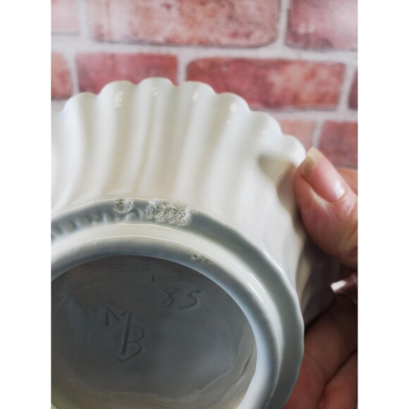 Exquisite White Porcelain Flower Petal Crudités Platter – Elegant Entertaining - Picture 7 of 9